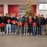 Die Abschlussklasse E4ME2 mit Fachlehrern