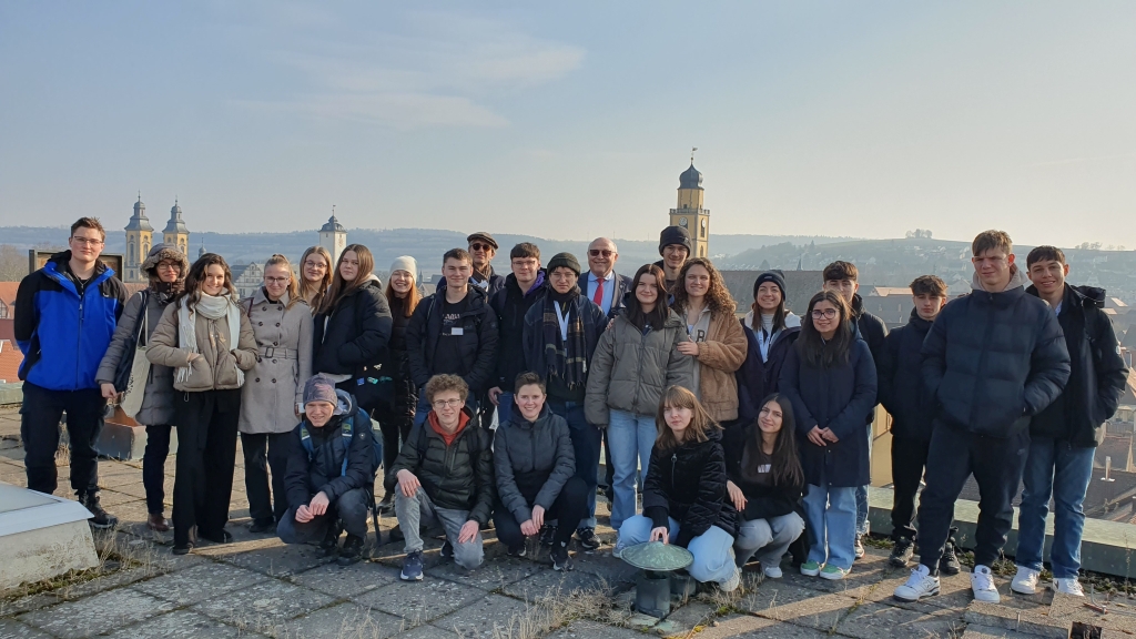 Die Erasmus-Teilnehmer mit OB Glatthaar