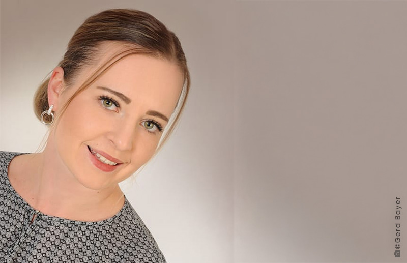 Natalie Swink / Sekretariat