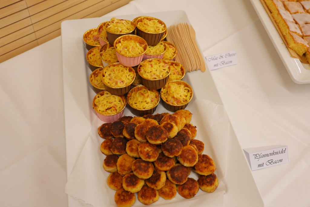 Snacks zur Abschlussfeier der 2BFM2 und 2BFE2