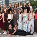 Die Abschlussklasse G3MF1 mit ihren Fachlehrern