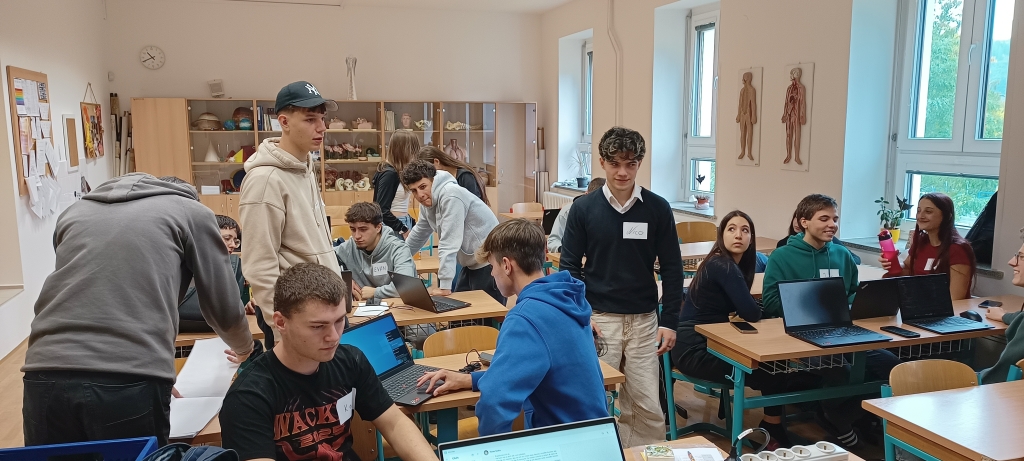 Gruppenarbeit beim Erasmus-Projekt