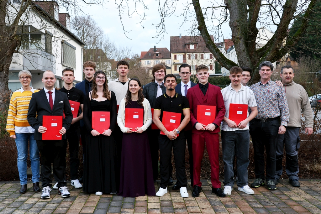 R4PW mit Abteilungsleiterin Kati Grützmacher, Fachlehrern Martin Breuner und Gerhard Kraft